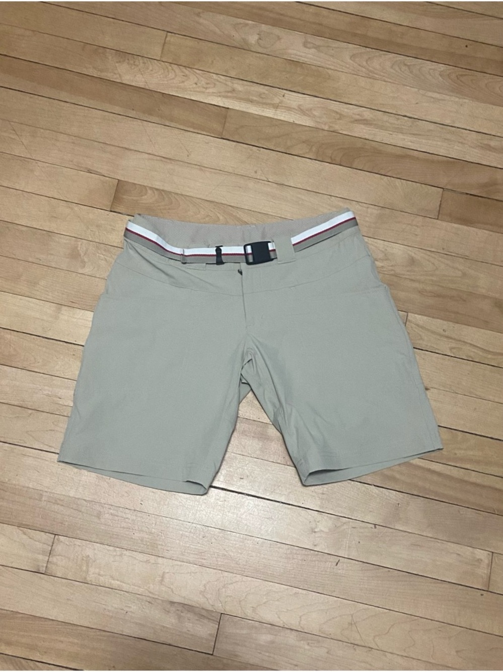 Womens Hiking Shorts Size 2 Eastern Mountain Sports With Belt, Outdoor Wear